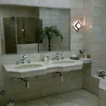 Luxurioeses Doppelzimmer In Oberkassel ホームステイ デュッセルドルフ