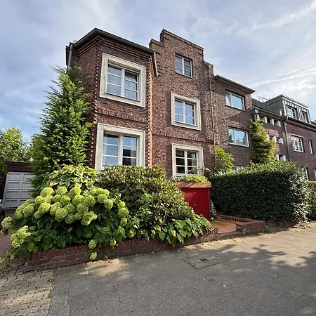 Luxurioeses Doppelzimmer In Oberkassel Pansiyon